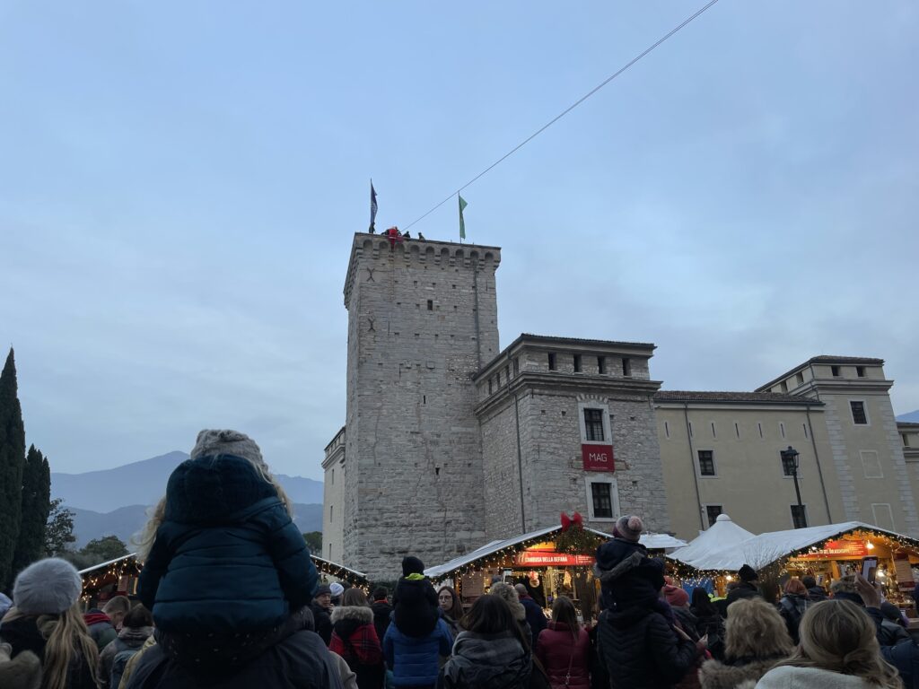 Babbo Natale si cala a Riva