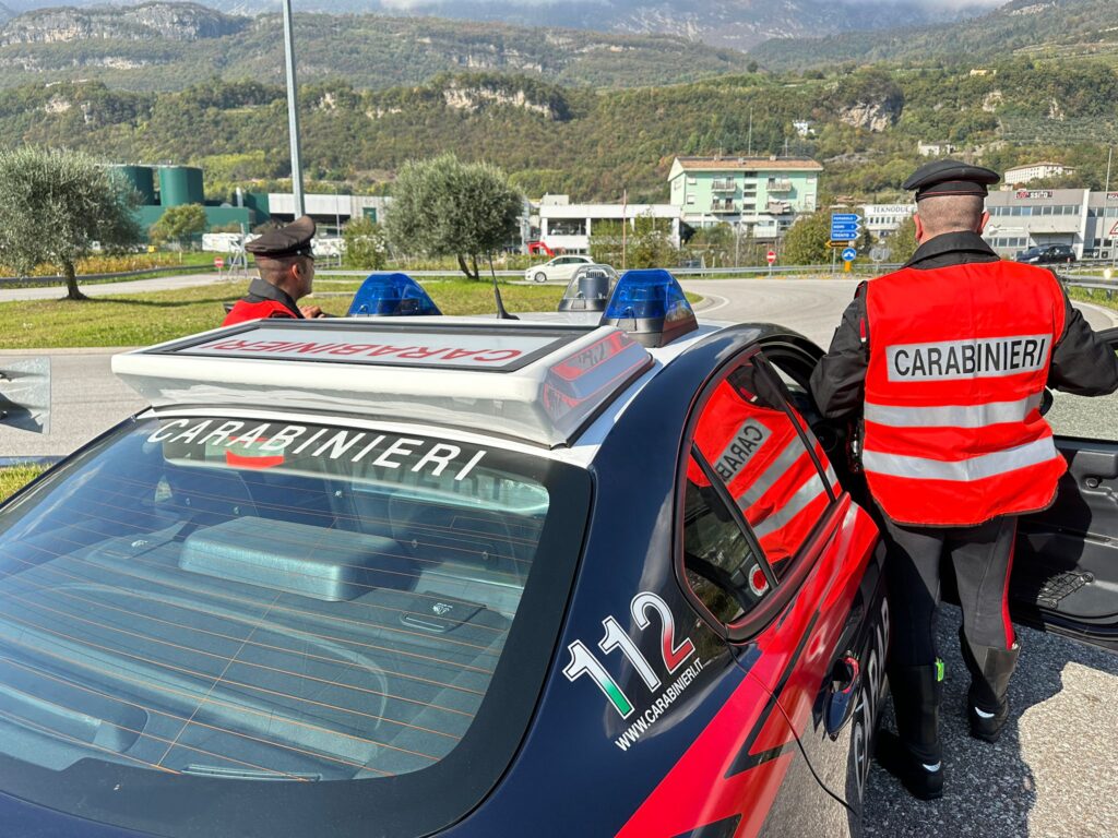 Carabinieri Rovereto strada