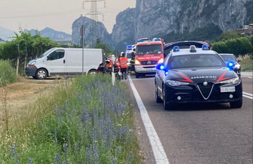 Incidente auto-furgone a Ceniga