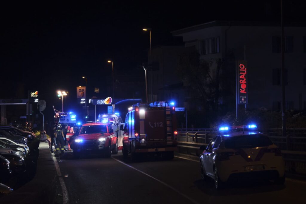 Soccorritori sul luogo dell'incidente (Foto di Federico Nardelli)