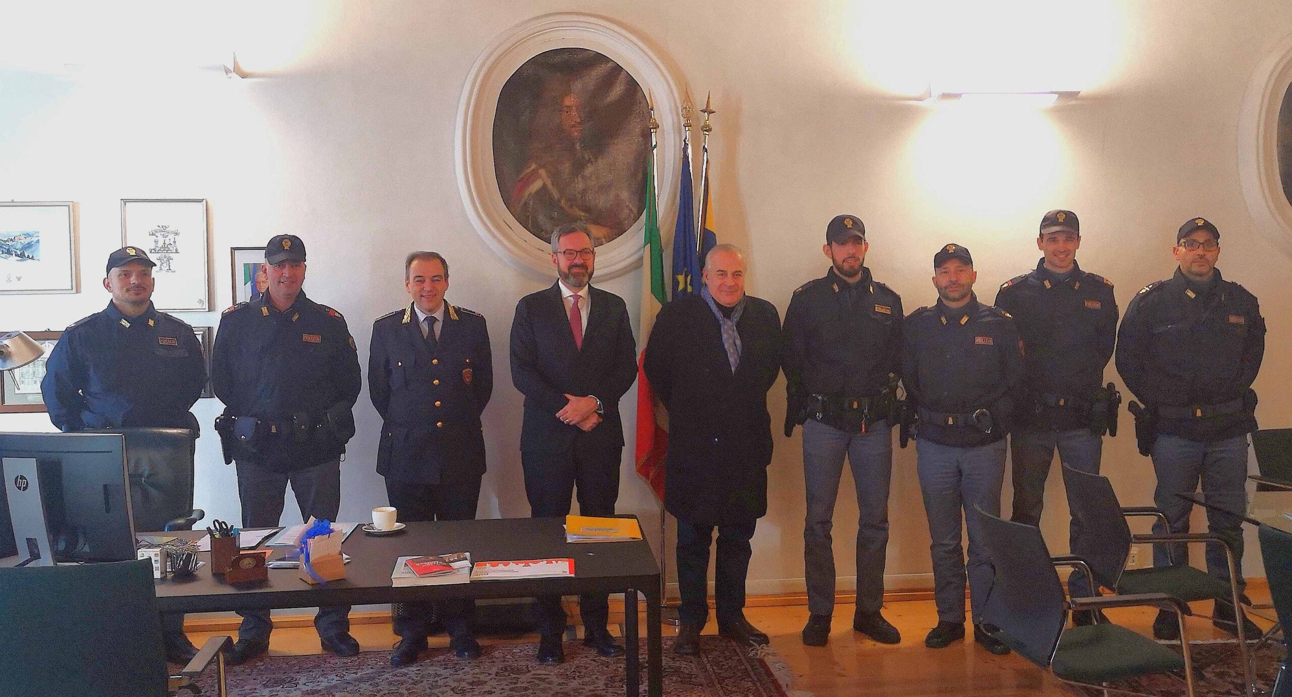 Salvano Un Ragazzo Pronto A Gettarsi Dal Ponte San Lorenzo Il Grazie Del Sindaco Alla Squadra