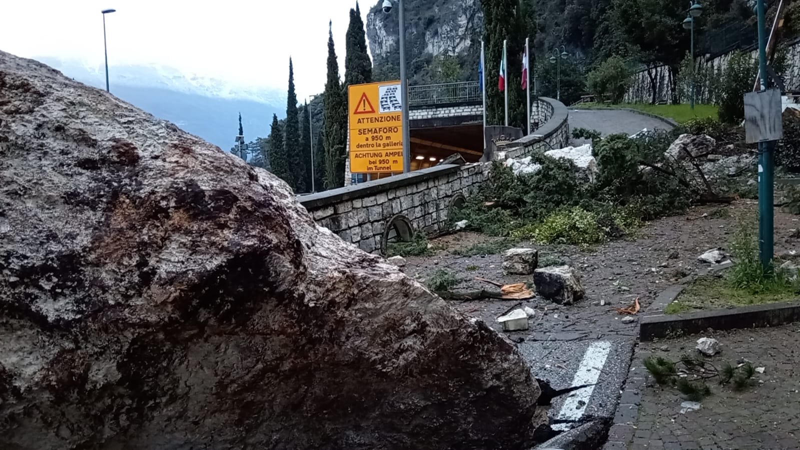 Piogge in arrivo e dopo la frana la Gardesana occidentale resta chiusa ...