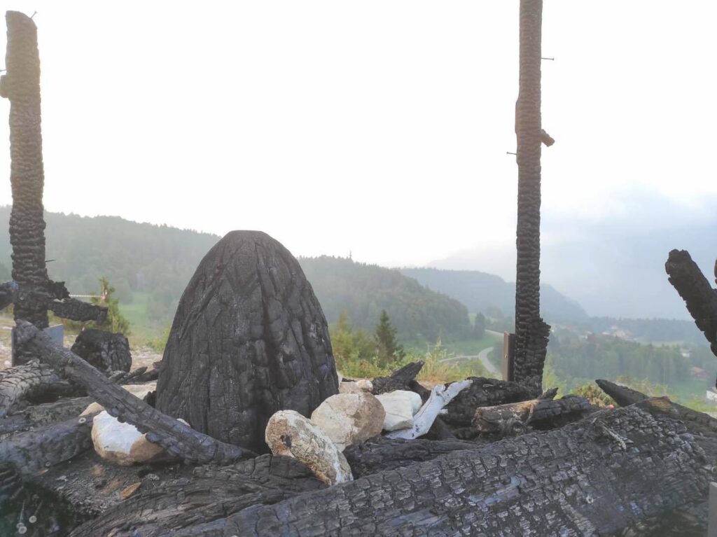 L'uovo sulle ceneri del drago