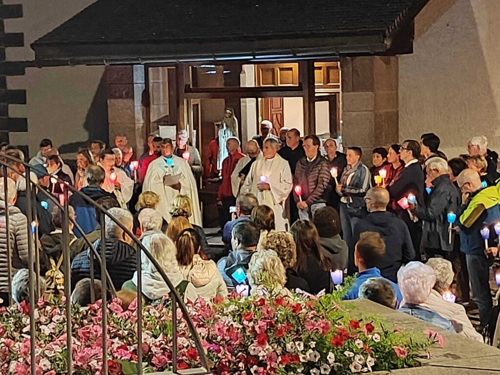 Fiaccolata per la pace a San Martino di Castrozza, 20 agosto 2024